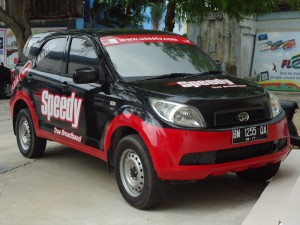 Branding Mobil Speedy Hitam