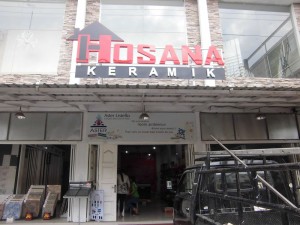 Lettering Hosana Keramik Medan